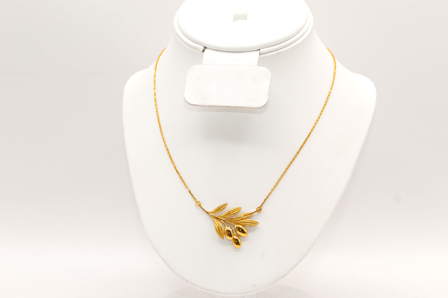 21K Gold Zeyton Leaf Necklace