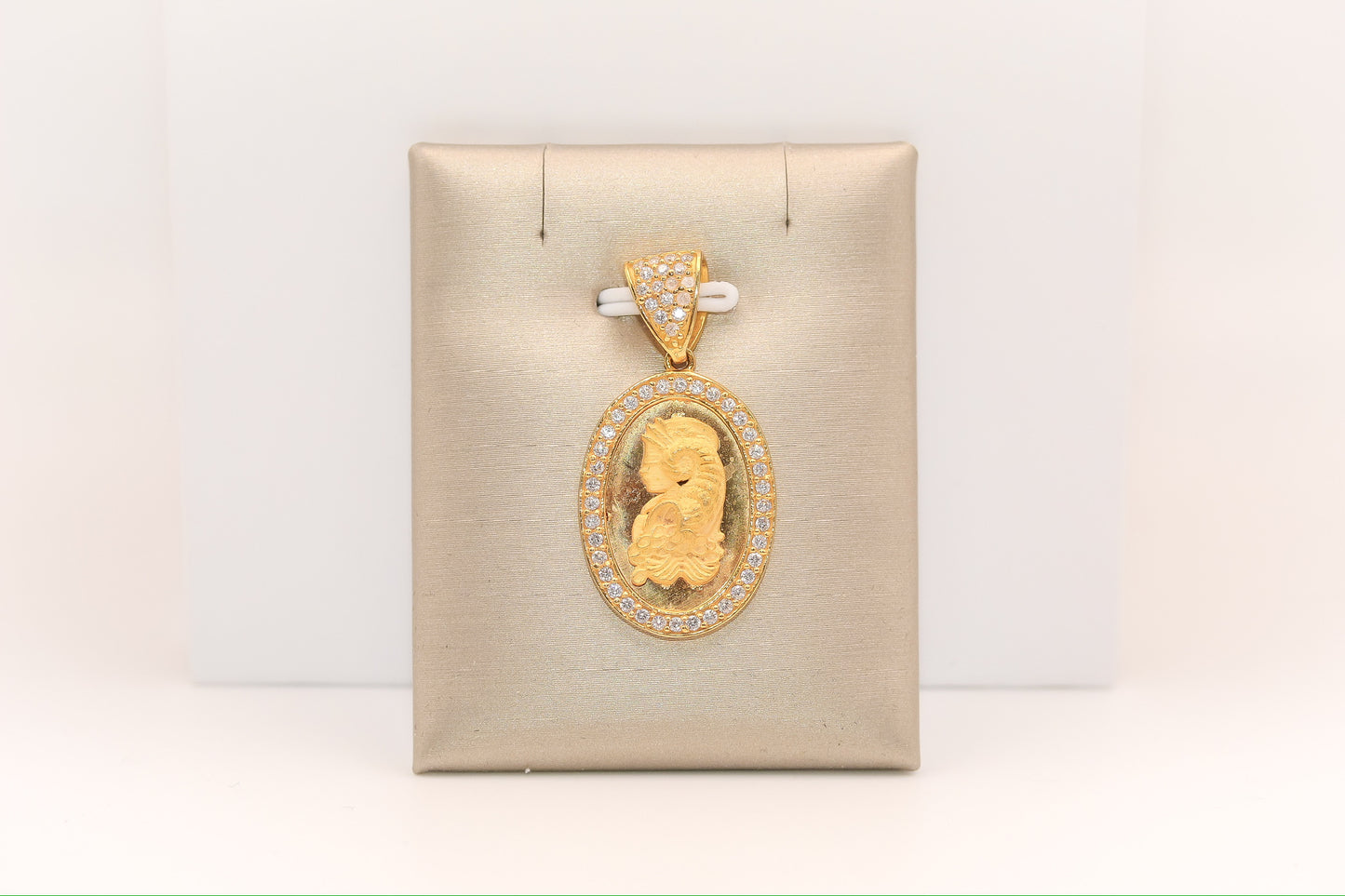 21k Gold Lady Futuna Pendant