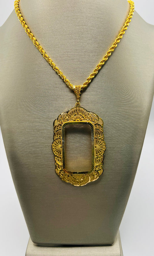 21k Gold Ounsa Frame Pendant