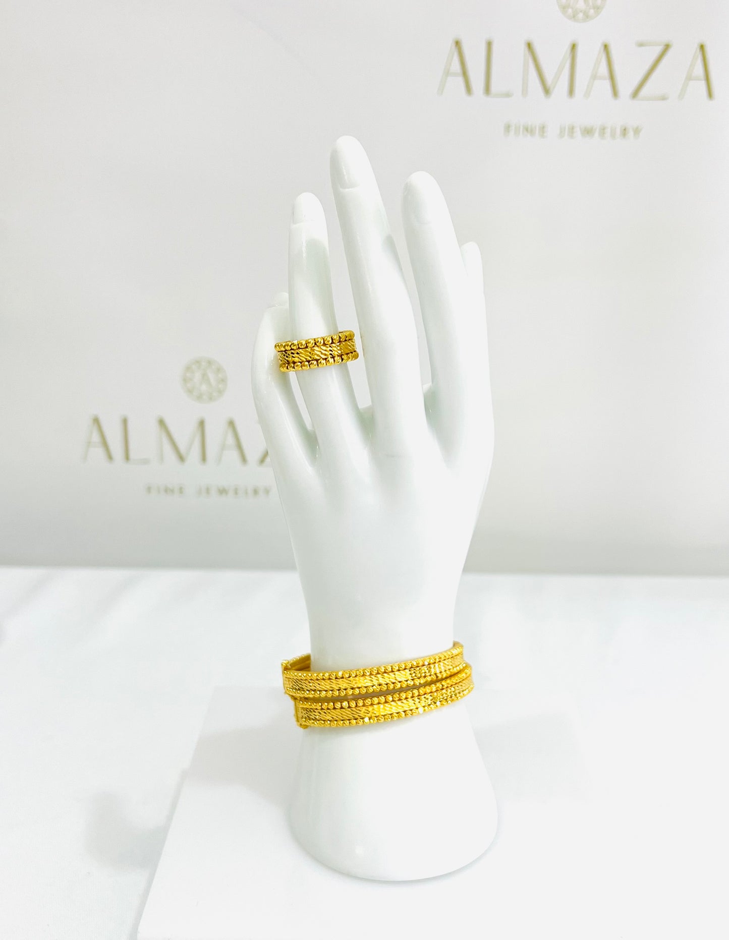 21k Gold Himo Bangle