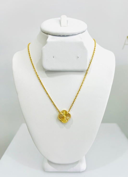21k Gold clover Necklace