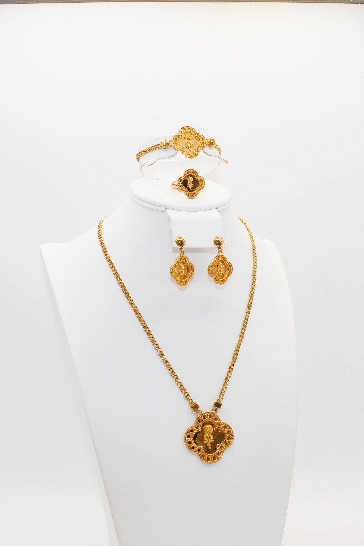 21K Gold Flower Clover Set