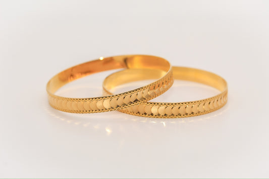 21k Gold Shell Motif Bangles