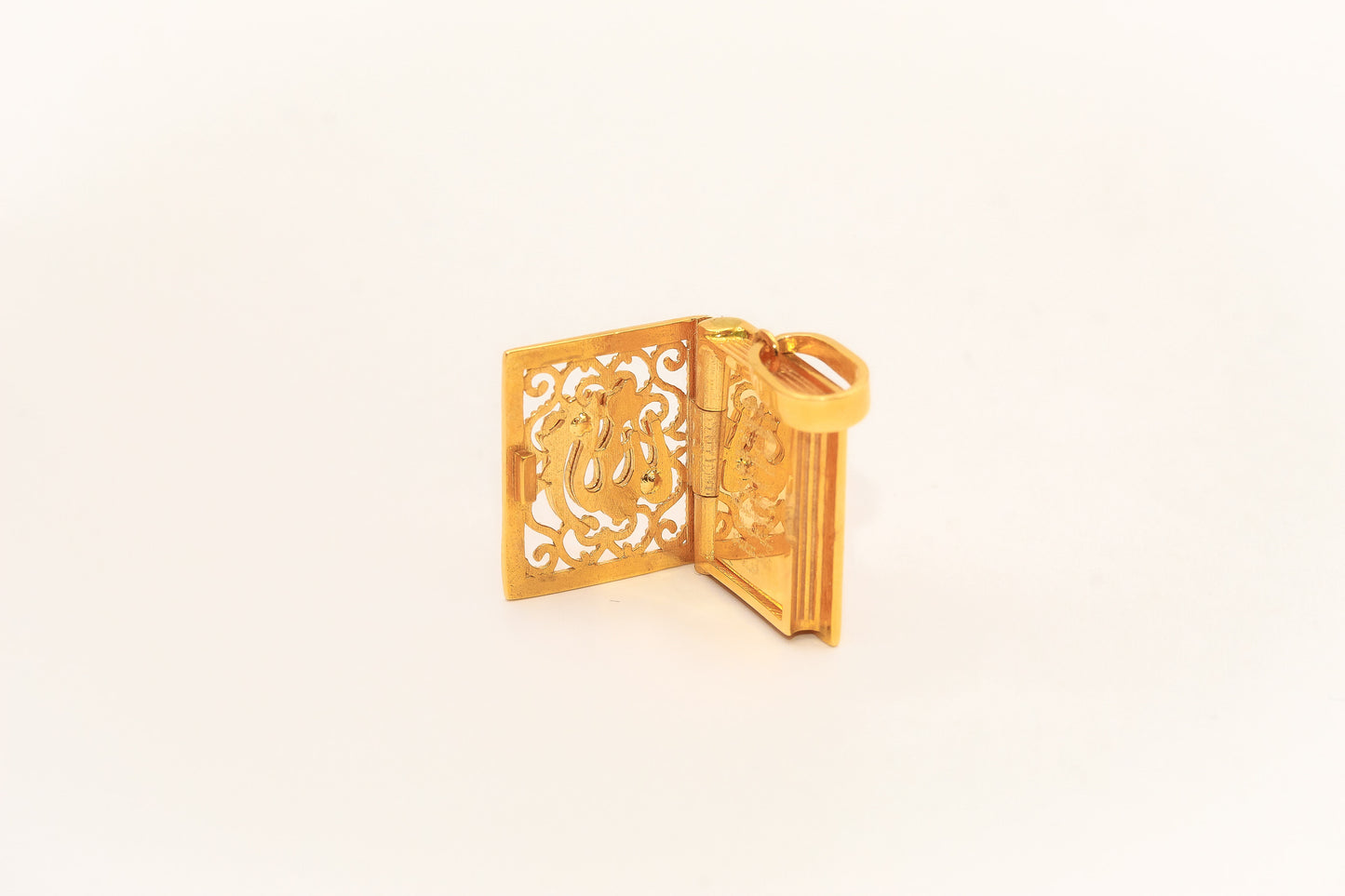 21l Gold Mushaf Pendant