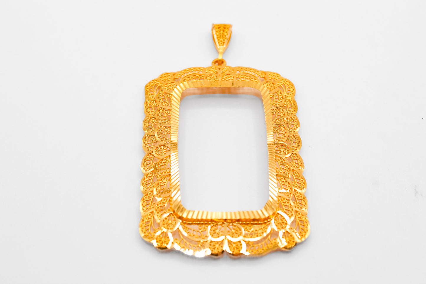 21K Gold Ounsa Frame Pendant