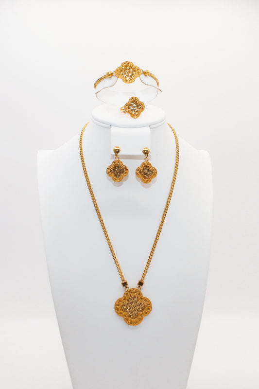 21K Gold Clover Set