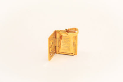 21l Gold Mushaf Pendant
