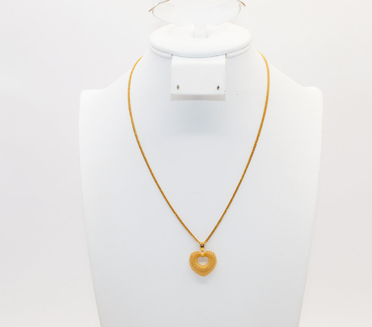 21K Gold Heart Necklace, 5.55 g