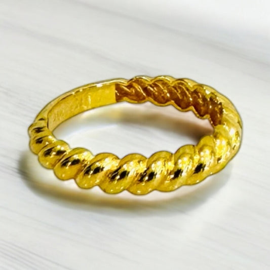 21k Gold Twist stacking Ring