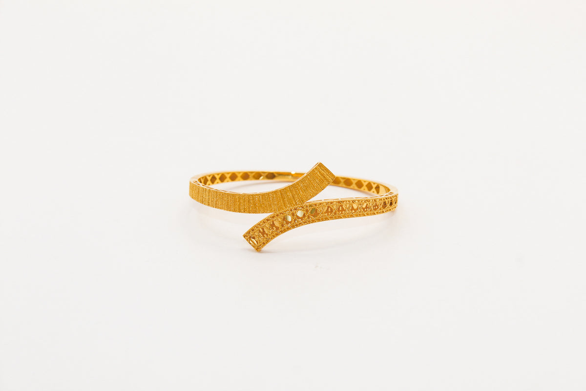 21K Gold Twist Bangle