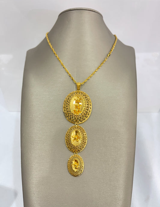 21k Gold 3 Tier Rose Pendant