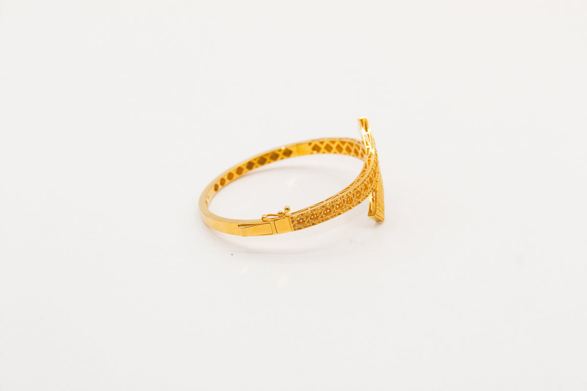 21K Gold Twist Bangle