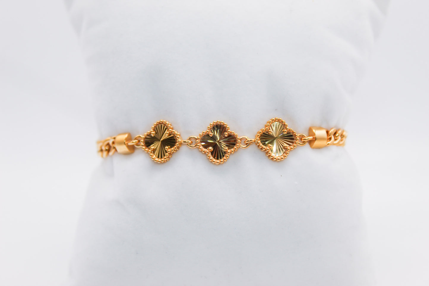 21k Gold Clover Bracelet