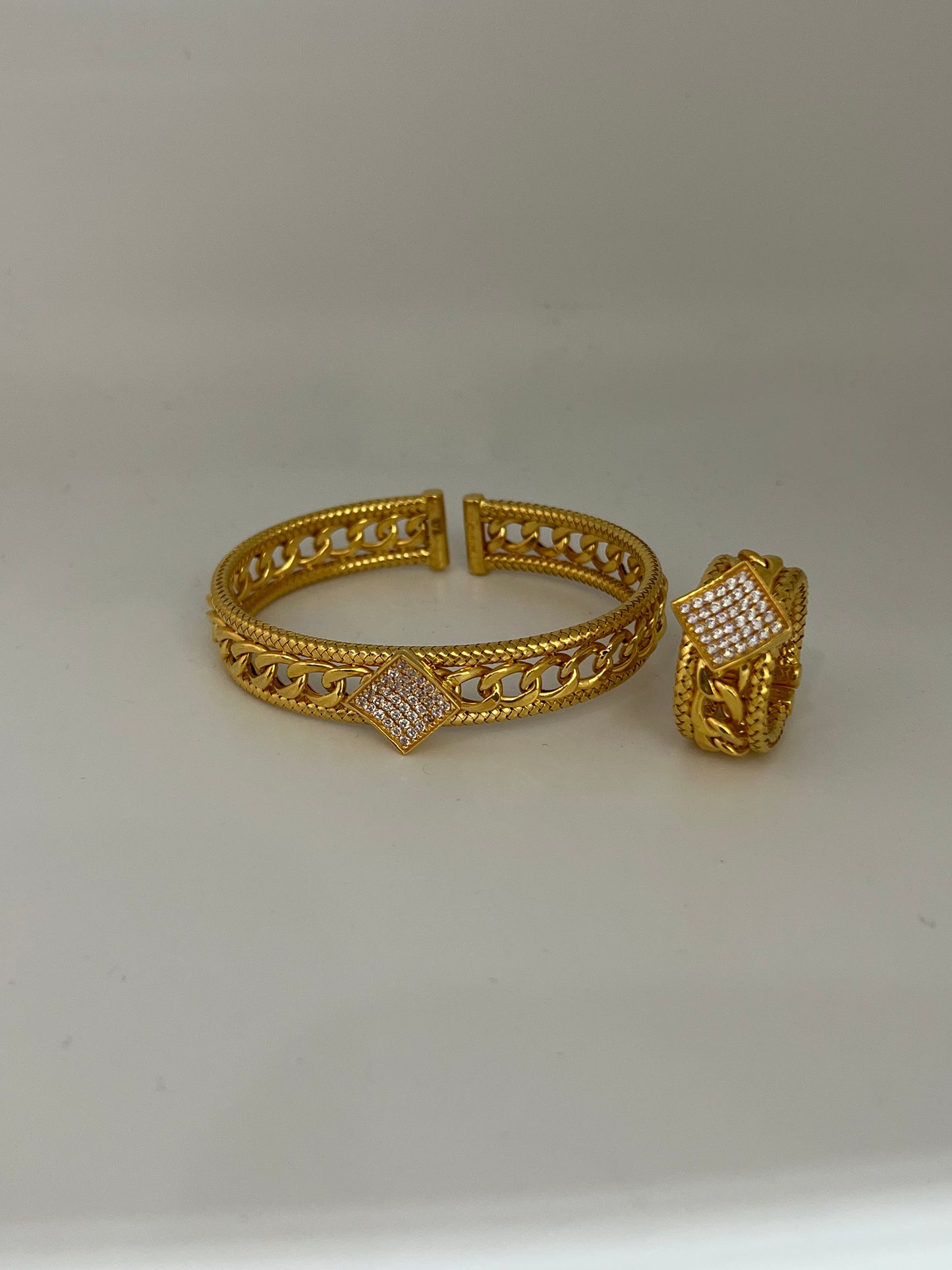 21K Gold Himo Bracelet Set
