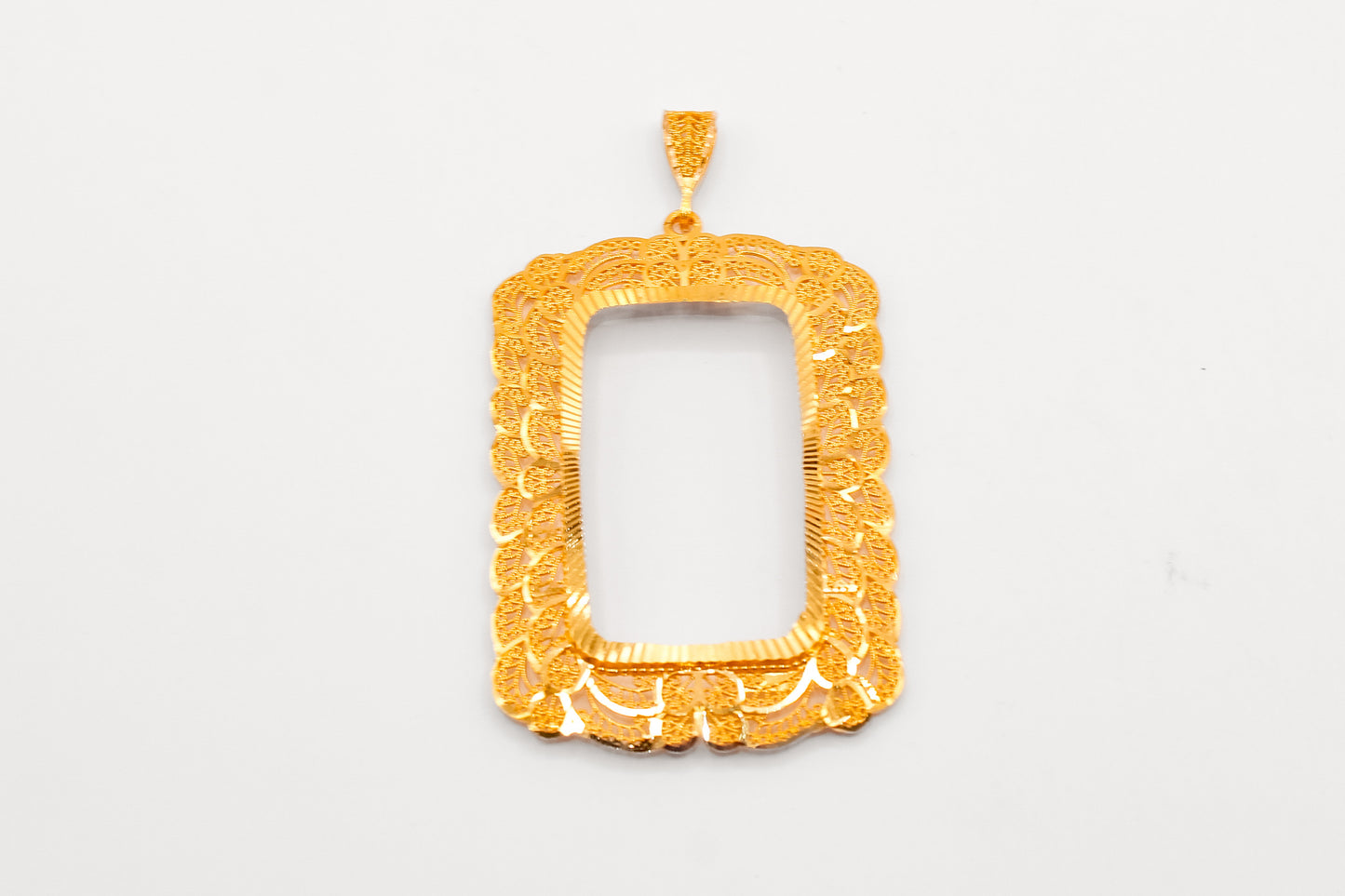 21K Gold Ounsa Frame Pendant