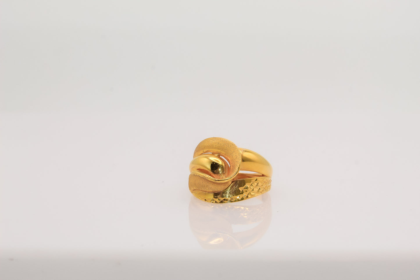 21K Gold Swirl Ring