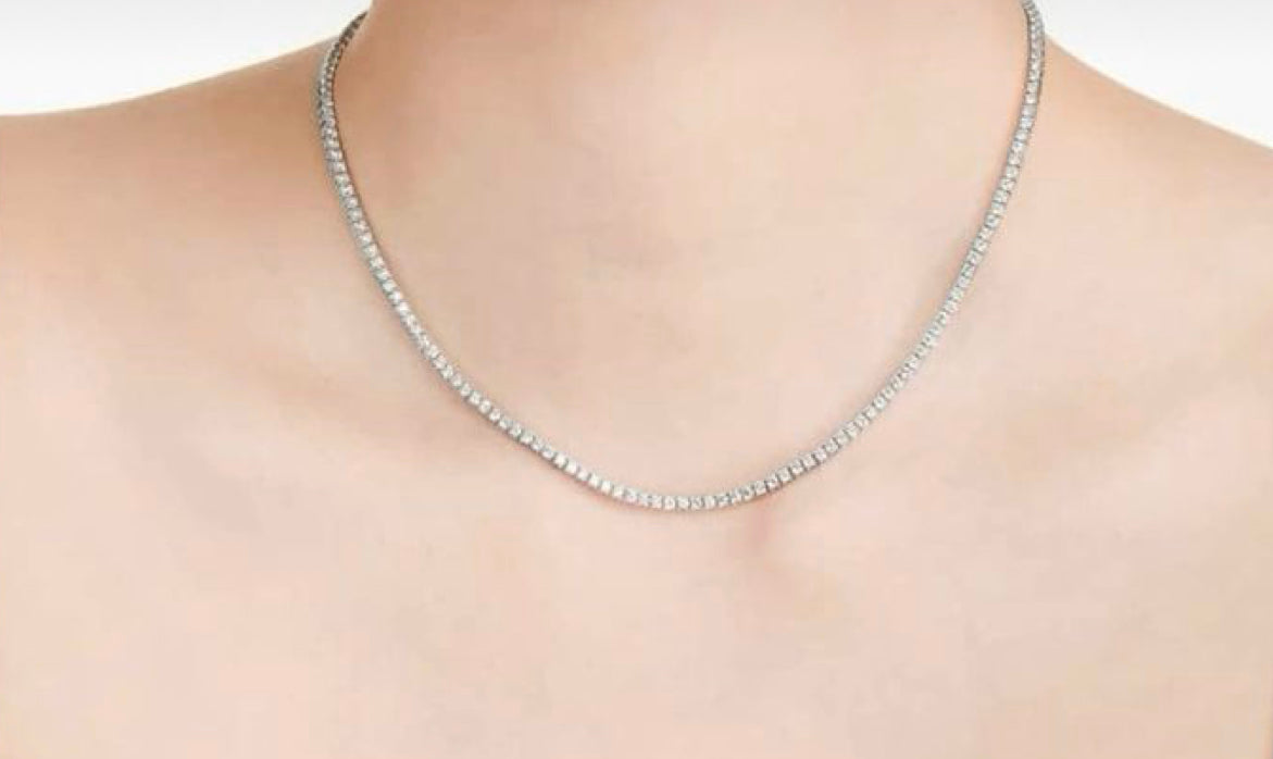 18k White Gold 10.93 Carat Diamond Tennis Necklace