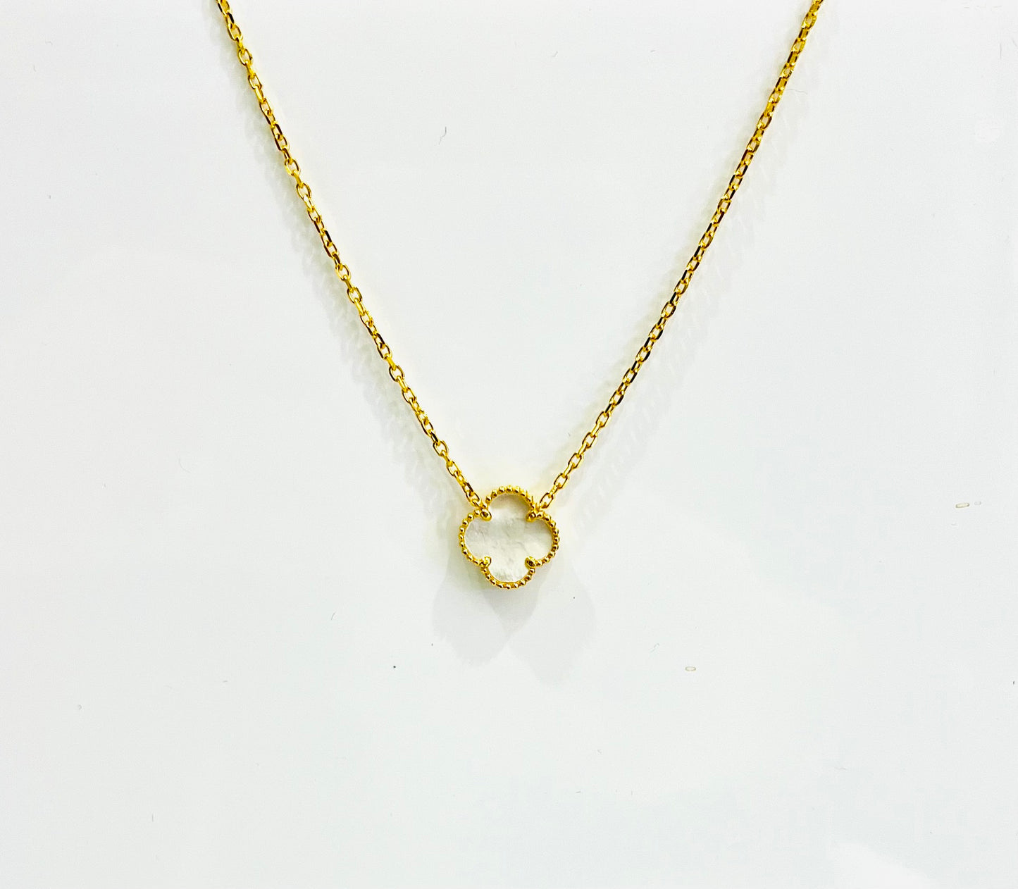 21k Gold Mother Of Pearl Clover Necklace