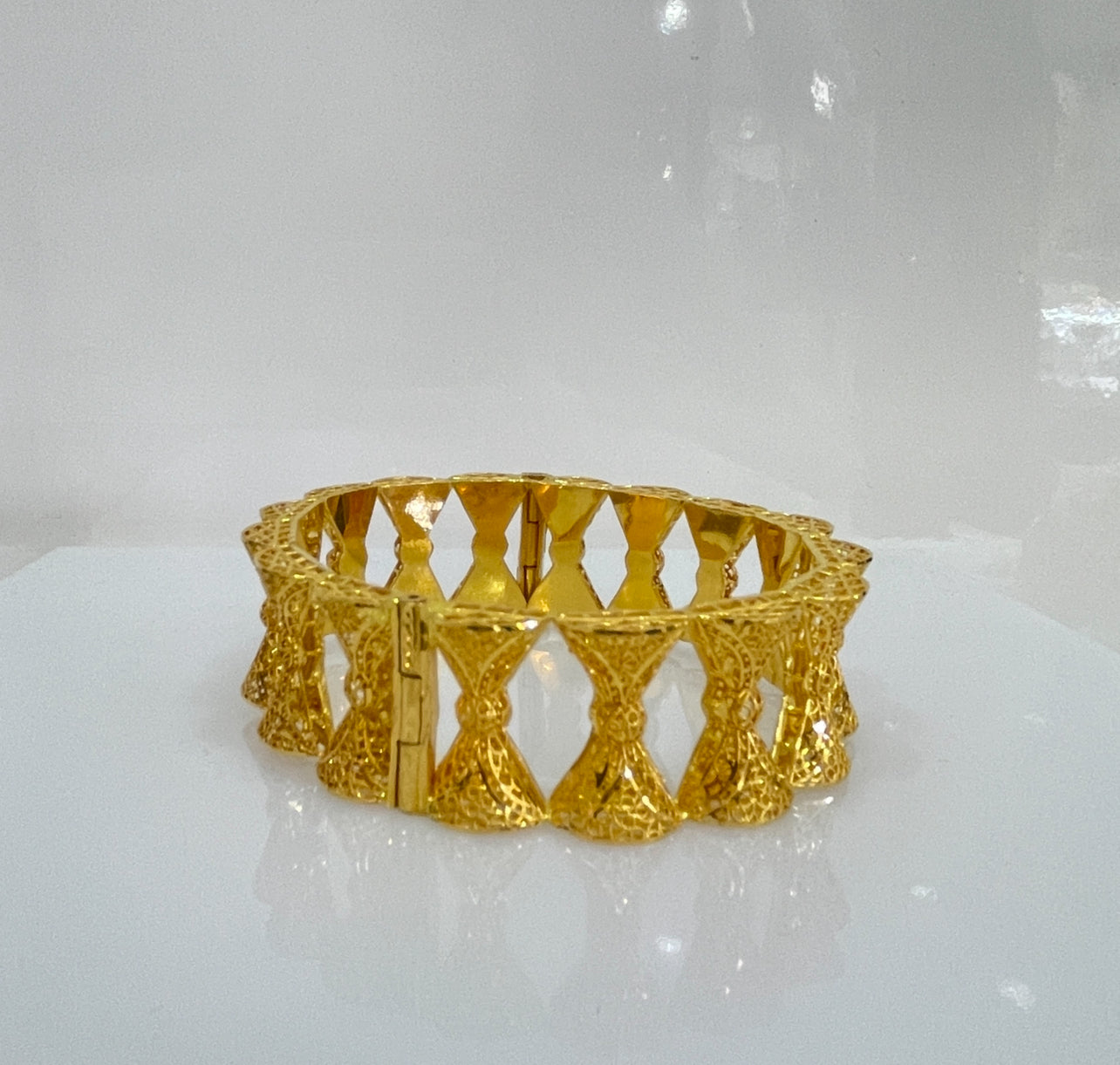 21k Gold Hinged Bracelet