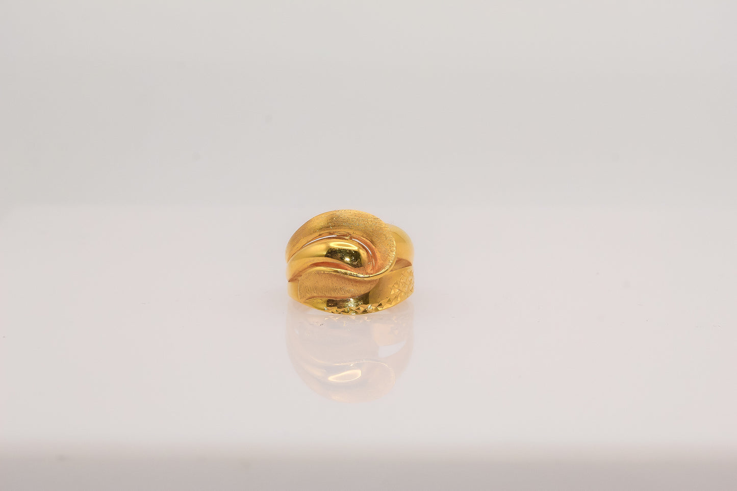 21K Gold Swirl Ring
