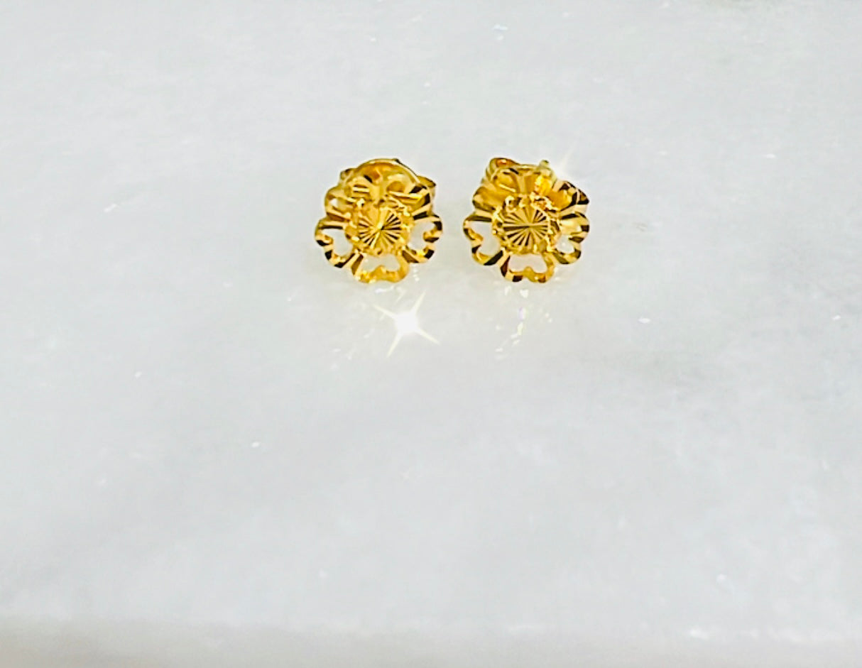 21k Gold Flower post Earrings