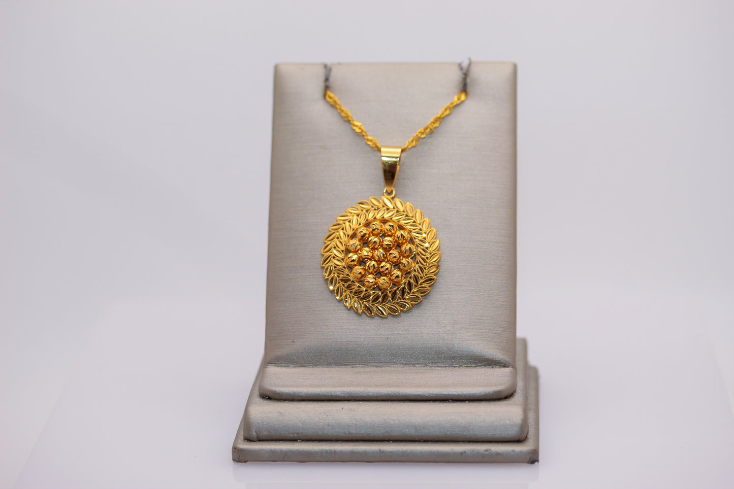 21k Gold Round Necklace