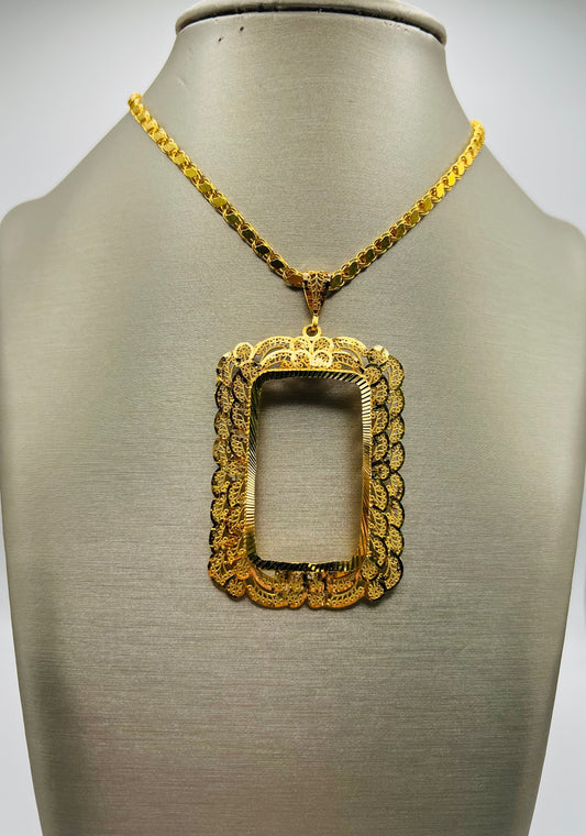 21k Gold Ounsa Frame Pendant