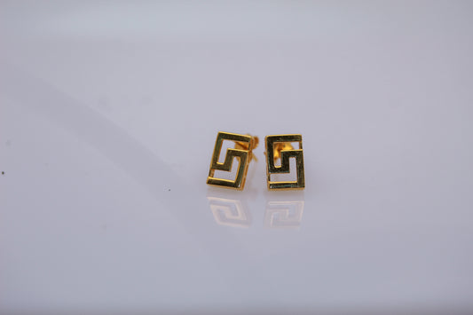 21k Gold Filigree Post Earnings