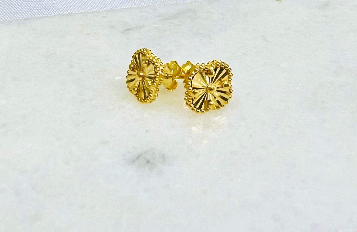 21K Gold Small Clover Earrings