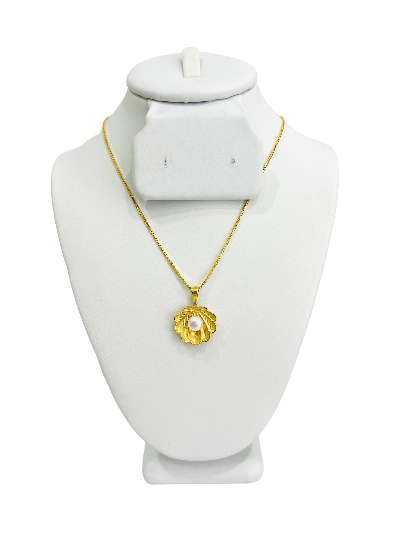 21k Gold Pearl Shell Necklace