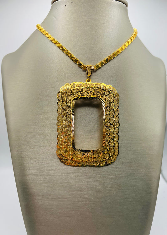 21k Gold Ounsa Frame Pendant