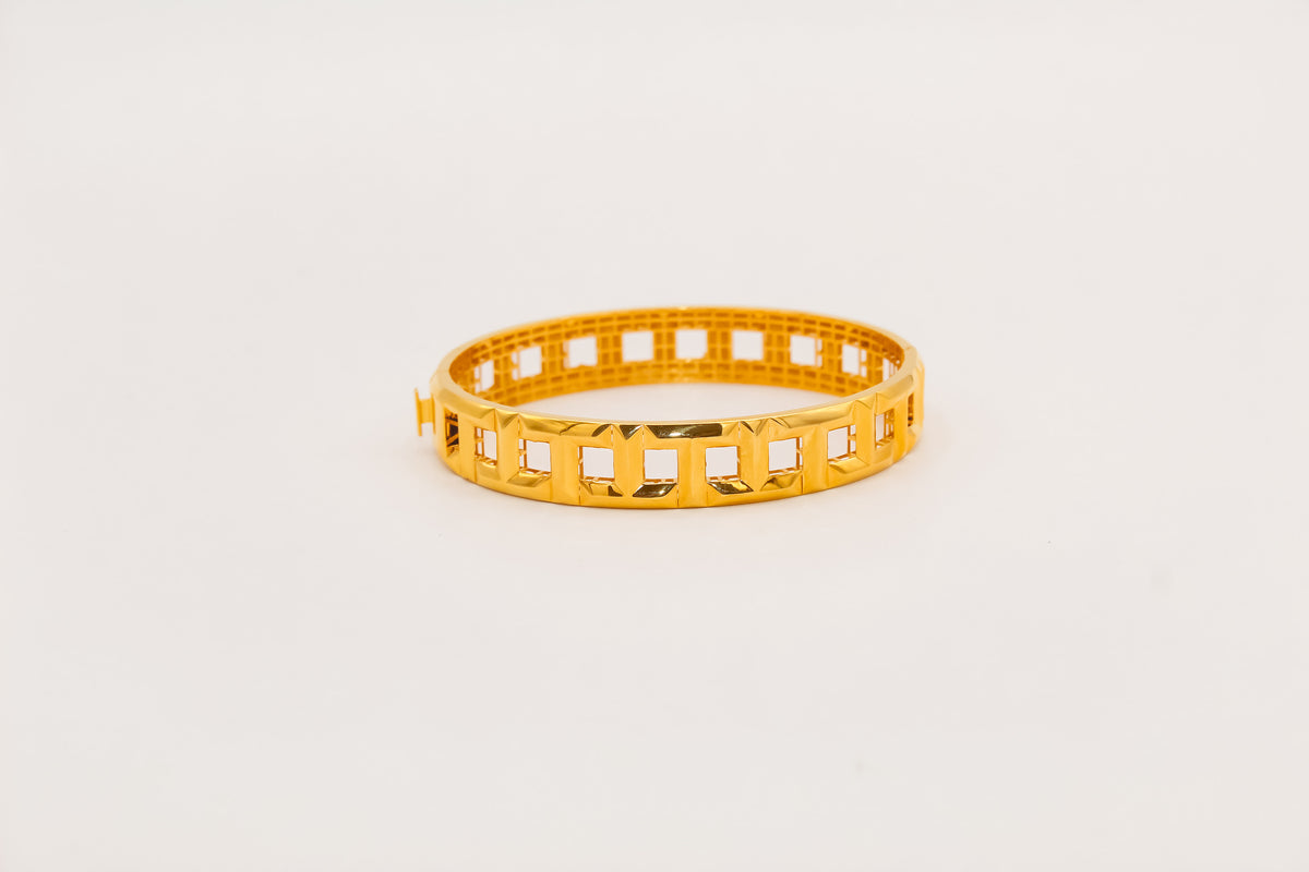 21K Gold Bangle Bracelet
