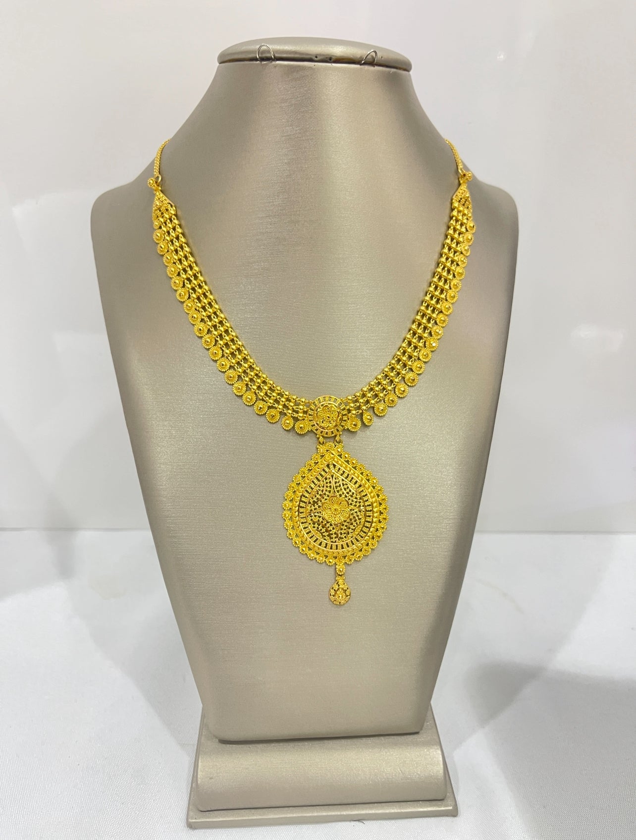 21k Gold Indian Style Necklace Set