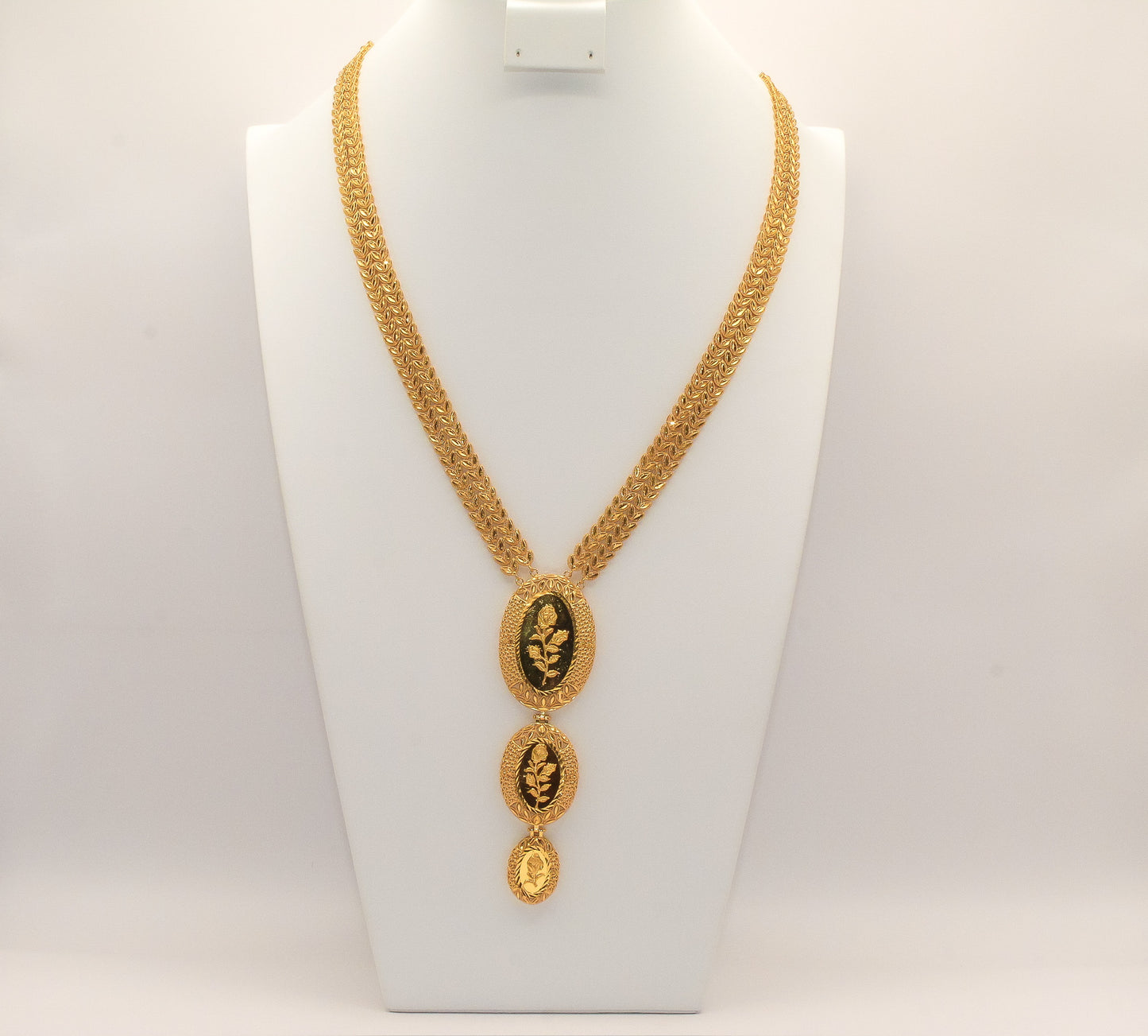 21K Gold Oval 3 Tier Rose Leaf Motif Necklace
