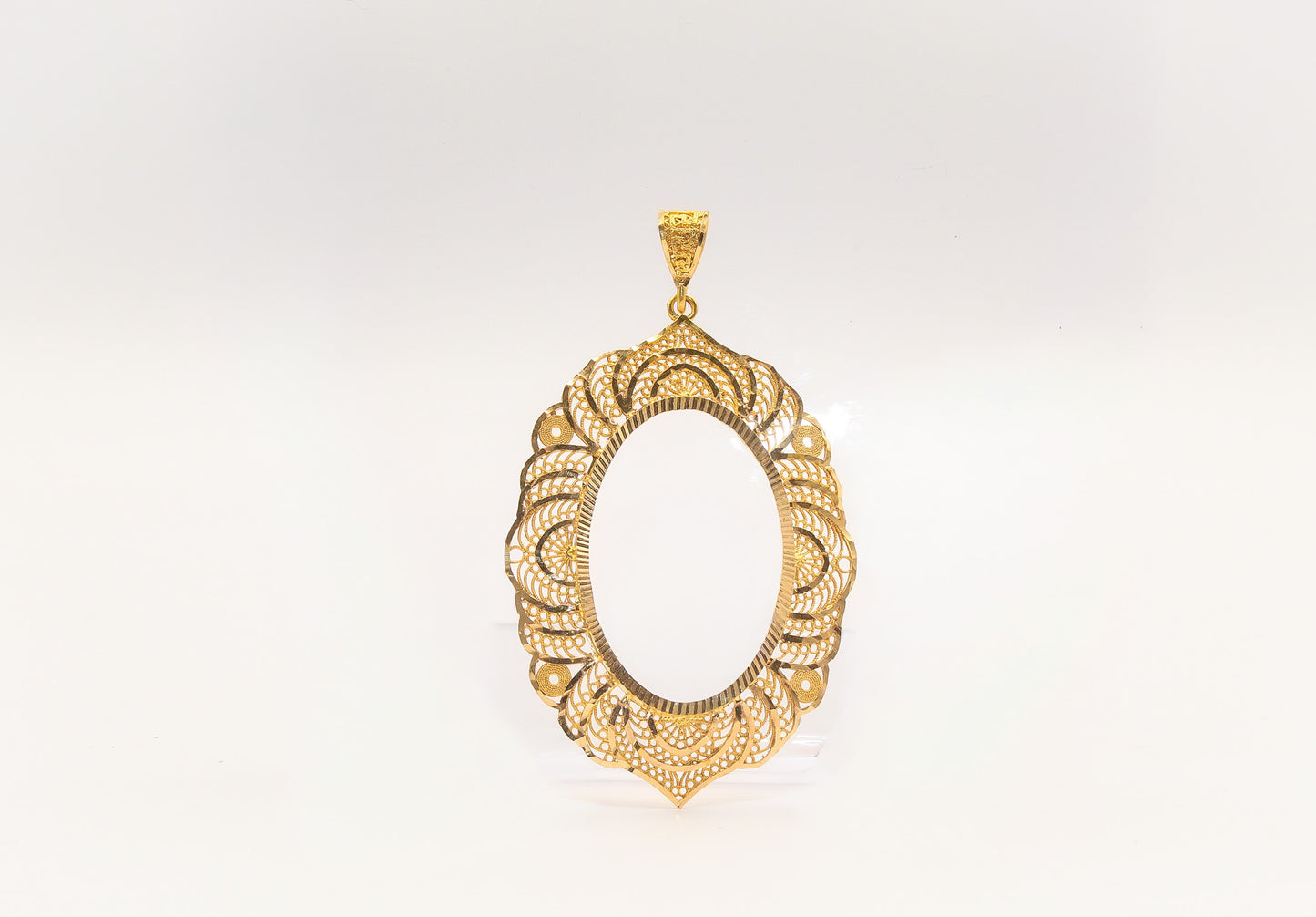 21K Gold Ounsa Frame Pendant