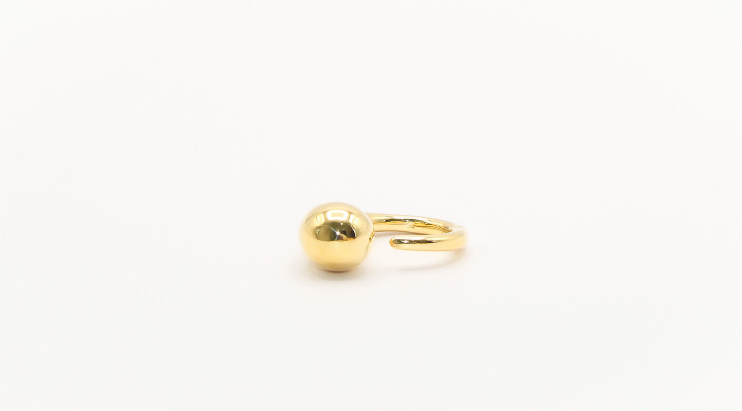 18K Gold Bold Tear Drop Ring