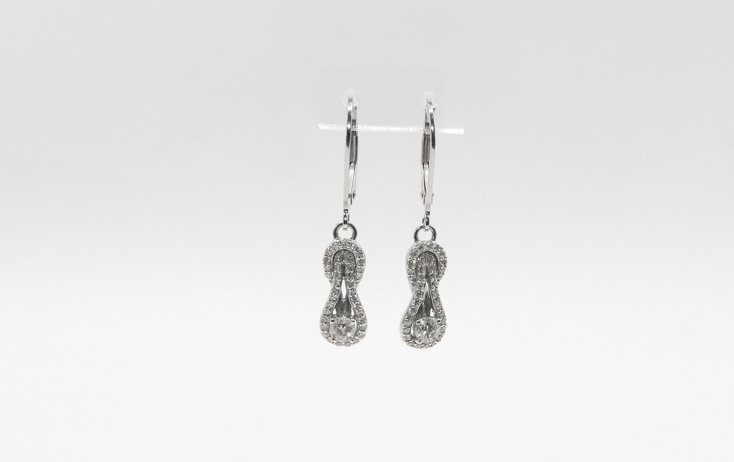 14K White Gold Diamond Earring