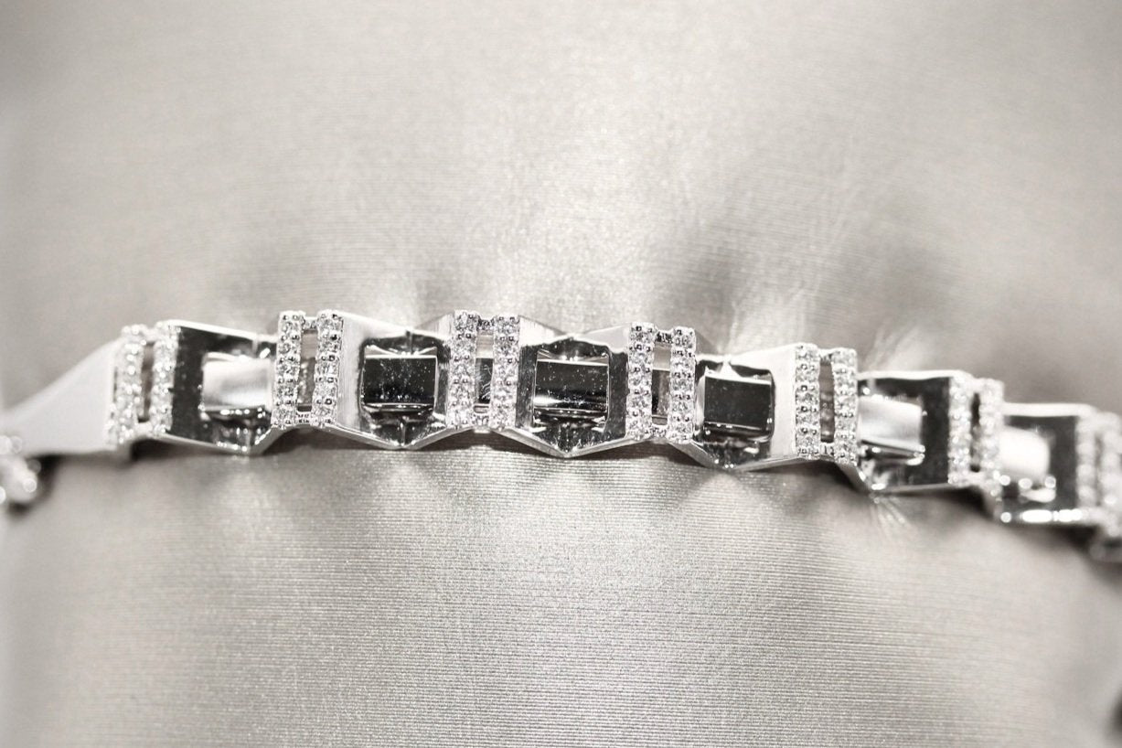 18k White Gold Diamond Bangle Bracelet