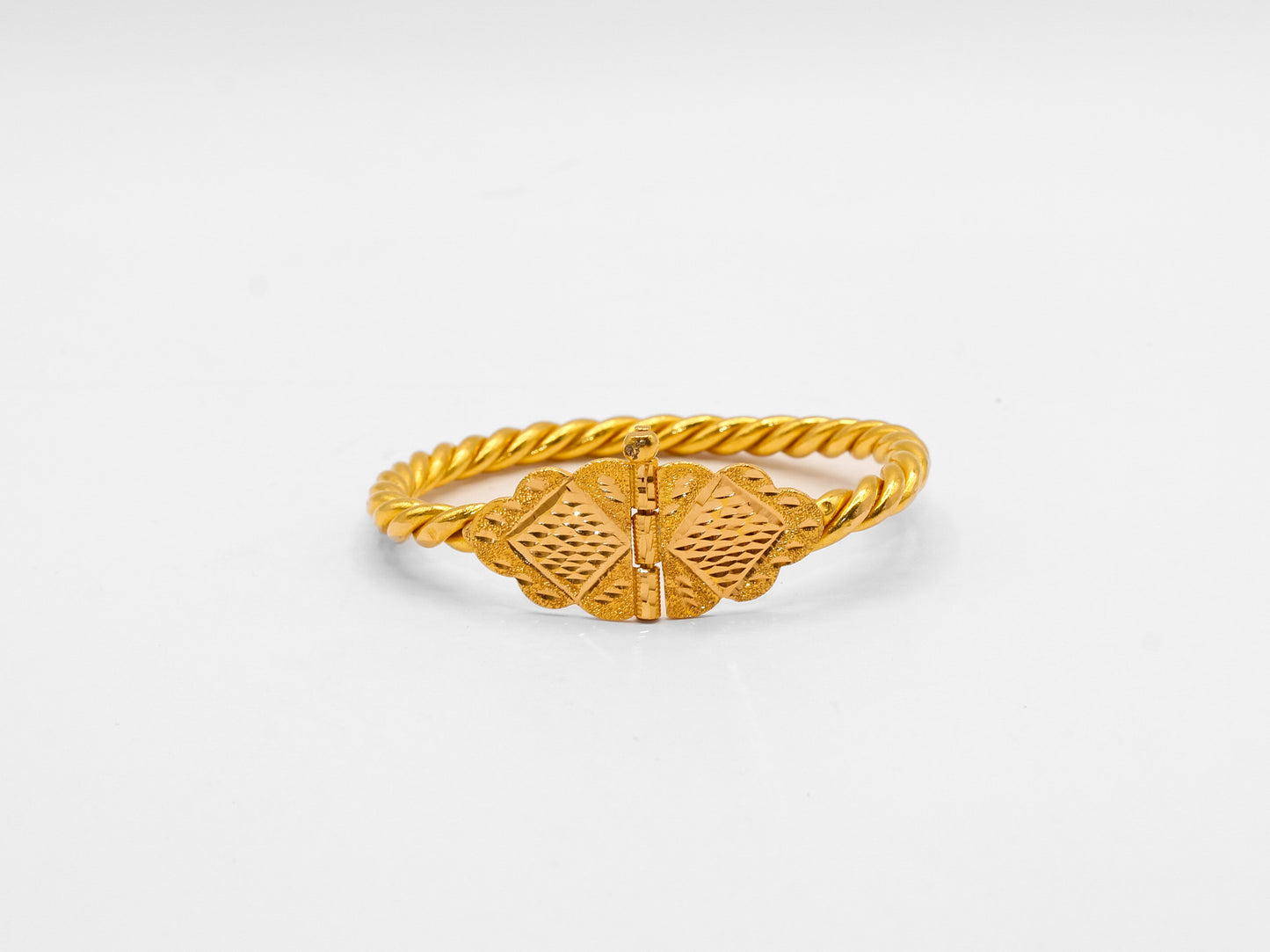 21K Gold Twist Bangle