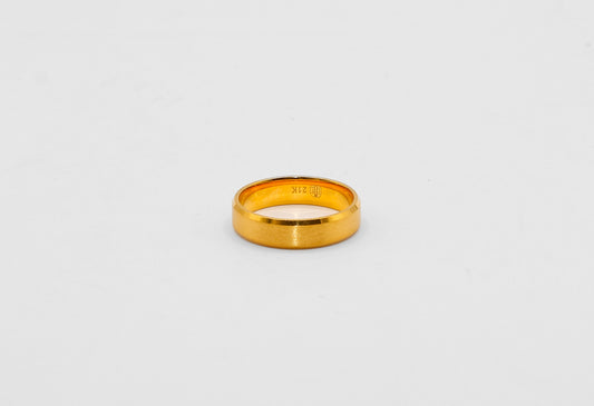 21K Gold Beveled Edge Band