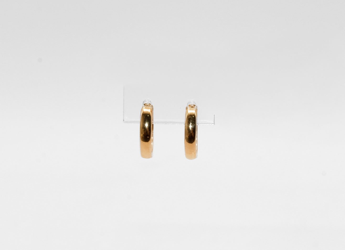 18K Gild Mini Huggies’ Earrings
