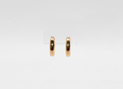 18K Gild Mini Huggies’ Earrings