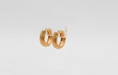 18K Gold Mini Huggies Earrings
