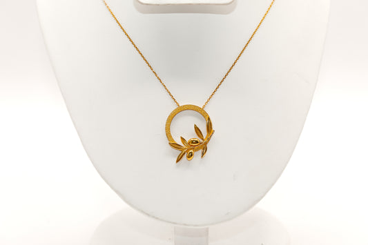 21K Gold Zeyton Leaf Circle Necklace